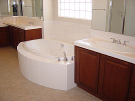 Golf Course guarded huge 3304 sqft 5b4.5 in Las Vegas, NV (Photo 6 of 6)