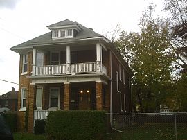 SPACIOUS 3BD 2 FAMILY IN NEW CENTER AREA in Detroit, MI