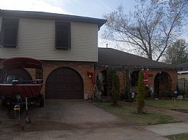 Gorgeous Driftwood Home (Kenner) in Kenner, LA