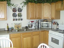 WONDERFULL TOWNHOMES FOR RENT in Wauconda, IL (Photo 4 of 6)