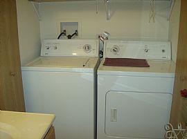 WONDERFULL TOWNHOMES FOR RENT in Wauconda, IL (Photo 6 of 6)