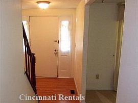 Single Family Home in Cincinnati, OH (Photo 2 of 6)