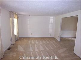 Single Family Home in Cincinnati, OH (Photo 4 of 6)