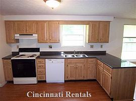 Single Family Home in Cincinnati, OH (Photo 5 of 6)