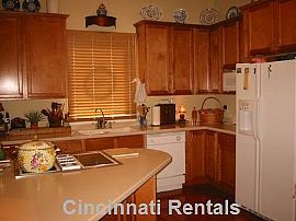 Elegant Ranch Condo in Liberty Township, OH (Photo 4 of 6)