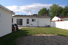 Very CUTE three bedroom - Buena Vista in Saginaw, MI (Photo 1 of 5)