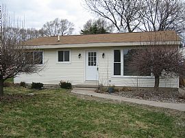 Very CUTE three bedroom - Buena Vista in Saginaw, MI