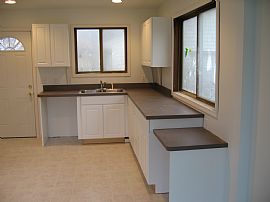 Very CUTE three bedroom - Buena Vista in Saginaw, MI (Photo 3 of 5)