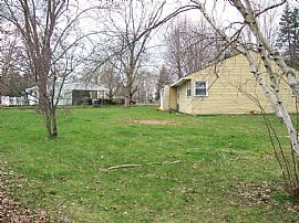 Special Financing Offered on This Fsbo in Enfield, CT (Photo 2 of 4)