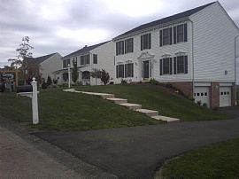 4br - Beautiful 4 Bed Room Heartland Hom in Canonsburg, PA