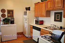(#6845)Enourmous Two Bed, Bonus Sun Room in Chicago, IL (Photo 5 of 6)