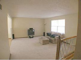 $895 Blue Springs 3 Bedroom, 2 Full Bath in Blue Springs, MO (Photo 2 of 6)