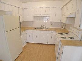 $895 Blue Springs 3 Bedroom, 2 Full Bath in Blue Springs, MO (Photo 3 of 6)