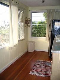 Executive  Home in Tropical Setting in Honolulu, HI (Photo 4 of 6)