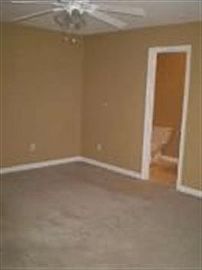 Beautiful 2 story home with Hardwood Flo in Douglasville, GA (Photo 5 of 6)