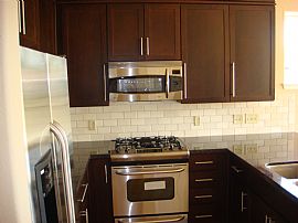 Townhouse for lease or sale in theHeight in Houston, TX (Photo 2 of 4)