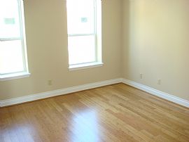 Townhouse for lease or sale in theHeight in Houston, TX (Photo 4 of 4)