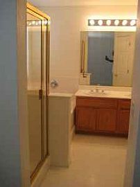 Gorgeous Spacious Newer Home  in Stockton, CA (Photo 3 of 5)