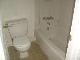 town home in Riverdale, GA (Photo 4 of 5)