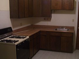 WONDERFULL DOWNSTAIRS UNIT OF DOUBLE in Cleveland, OH (Photo 3 of 6)