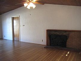 Home in mid town in Albuquerque, NM (Photo 3 of 6)