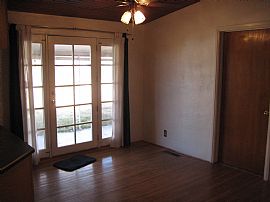 Home in mid town in Albuquerque, NM (Photo 4 of 6)