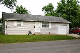 Nice 2 bedroom house in Granite City, IL