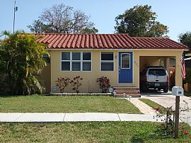2br Charming House in Hallandale Bch in Hallandale Beach, FL