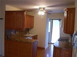 4 bedrm , 2.5 bath Home for Rent in Palos Hills, IL (Photo 2 of 6)