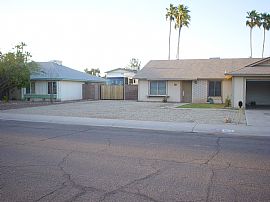 4-Bedroom 2-Bath 2-Car Garage With pool in Glendale, AZ (Photo 2 of 6)