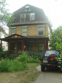 TREMONT 1 br up 600 sq ft hdwd, ceramic in Cleveland, OH