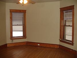 TREMONT 1 br up 600 sq ft hdwd, ceramic in Cleveland, OH (Photo 2 of 6)