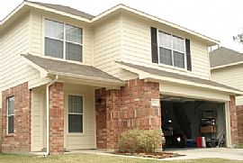 Spacious Clean House in Magnolia, TX (Photo 2 of 6)