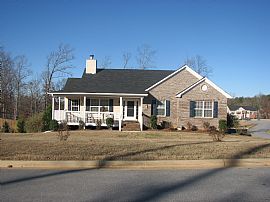 ranch home oncorner lot in quiet nghbrhd in Covington, GA