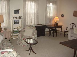 Large 1 BR apt. Great views and location in Baltimore, MD (Photo 3 of 4)