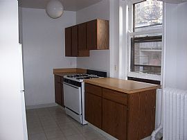1 BEDROOM APT- LINCOLN PARK- in Lincoln Park, IL (Photo 3 of 4)
