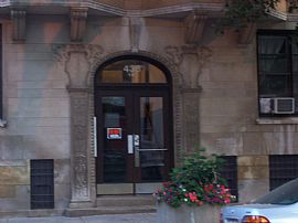 2 BEDROOM APT- LINCOLN PARK- in Lincoln Park, IL (Photo 5 of 6)