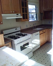 Vintage 1940s Hyde Park Home + Studio in Austin, TX (Photo 3 of 6)