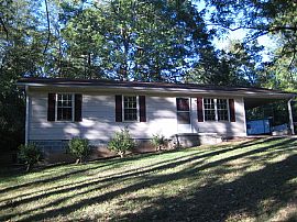LOW MAINTENANCE ! GREAT LOCATION! in Jefferson, GA