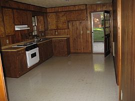 LOW MAINTENANCE ! GREAT LOCATION! in Jefferson, GA (Photo 2 of 3)