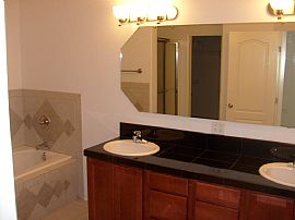 FULLY LOADED BEAUTIFUL 2000 SQ FT HOME in Alamogordo, NM (Photo 4 of 6)