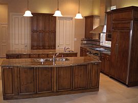 Luxurious Home of Golf Course Lot w/Pool in Frisco, TX (Photo 4 of 5)