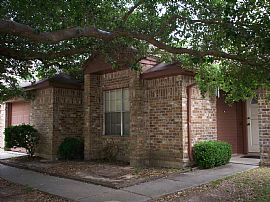 Totally Remodeled w/ Nice Yard in Spring, TX (Photo 5 of 6)