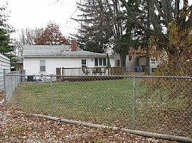 Updated Single Family Home w/Fenced Yard in Delaware, OH (Photo 2 of 6)
