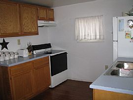 Updated Single Family Home w/Fenced Yard in Delaware, OH (Photo 5 of 6)