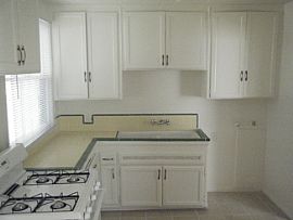 Lovely 2 Bedroom 1 Bath Duplex in Lancaster, CA (Photo 2 of 6)