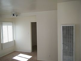 Lovely 2 Bedroom 1 Bath Duplex in Lancaster, CA (Photo 4 of 6)