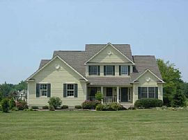 Executive Home in Olentangy Schools in Sunbury, OH