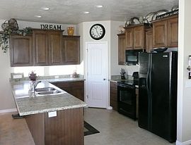 Just Minutes to Downtown in North Salt Lake, UT (Photo 2 of 2)