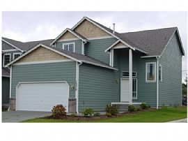 Spacious 3 bd, 2.5 bath, 2 car garage. in Covington, WA